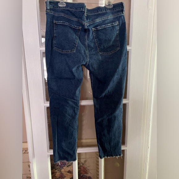 Woman’s old navy low rise boyfriend jeans - Picture 2 of 4